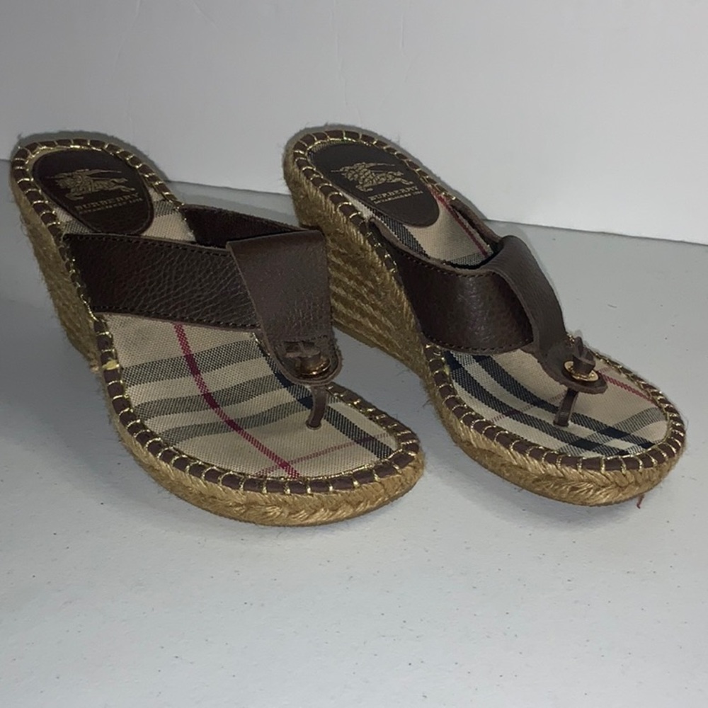- BURBERRY WOMENS WEDGES Sz 7.5